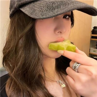 跳舞的红色公交